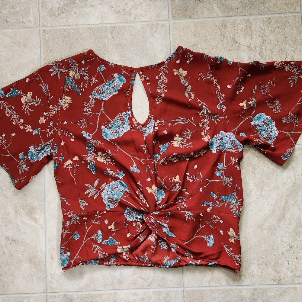 Sienna Sky Floral Bell Sleeve Blouse - Size Small - Picture 6 of 8